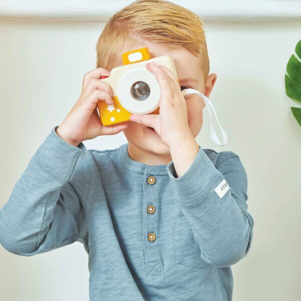 PL115-Party-Camera-Yellow-Orange-Wooden-Toddler-Toy-Kaleidoscope-Boy_2048x2048 Le Toy Van Drveni fotoaparat - party kamera - Image 2