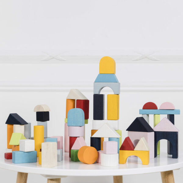 PL135-colourful-wooden-blocks-on-table-stacked Le Toy Van drvene kocke za gradnju – 60 komada - Image 4