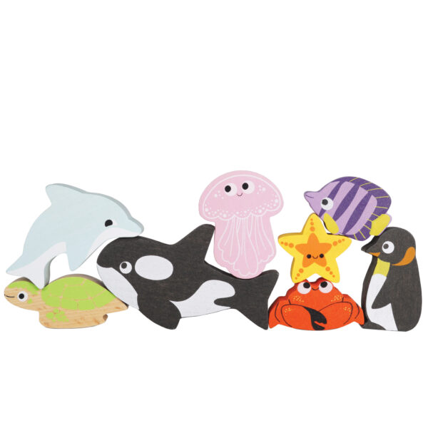 PL139-ocean-stacker-lined-up-enviroment-lifestyle Le Toy Van Drvene životinjice za slaganje - Ocean - Image 3