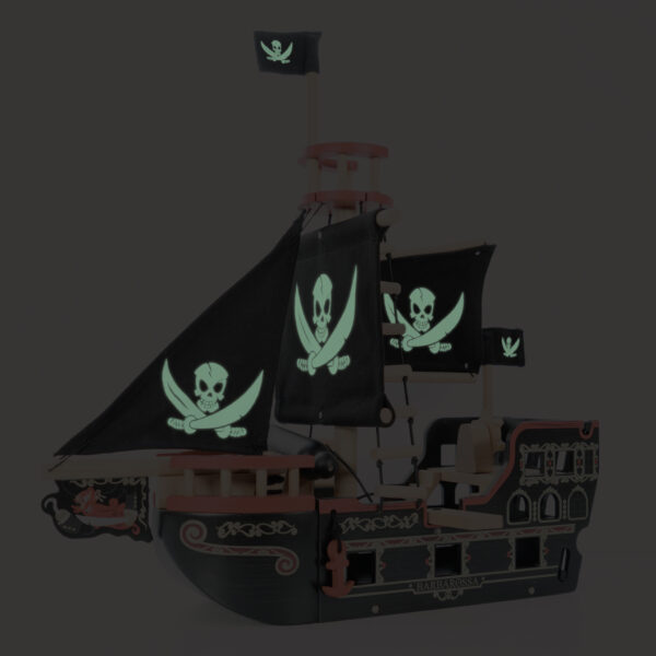 TV246-barbarossa-pirate-ship-glow-in-the-dark-sails Le Toy Van Drveni gusarski brod Barbarossa i Gusari - Image 8