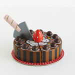 Le Toy Van Drvena čokoladna rođendanska torta - Image 3