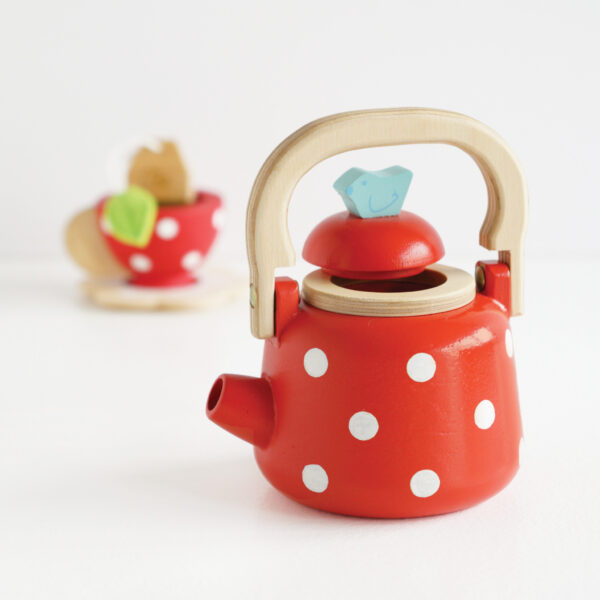 TV312-Dotty-Kettle-2020-Tea-Bag-Cup-Saucer Le Toy Van Drveni čajnik Dotty - Image 5