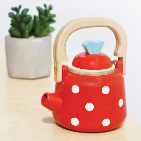 TV312-Dotty-Kettle-Role-Play-Red-Tea-Coffee Le Toy Van Drveni čajnik Dotty - Image 4