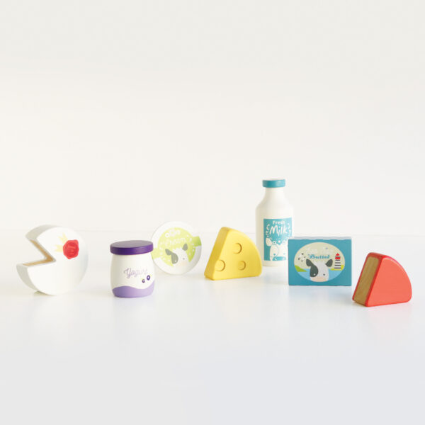 TV185-Cheese-&-Dairy-Crate-Role-Play-Foods Le Toy Van Gajba mijeko i mliječni proizvodi - Image 4