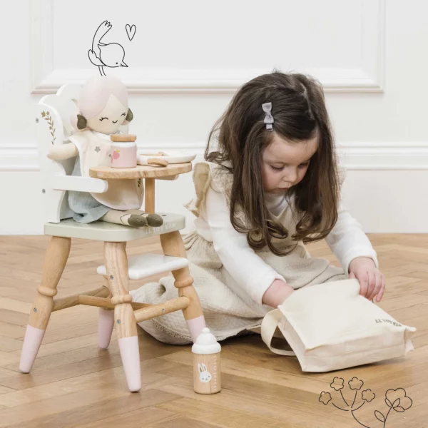 TV598-doll-nursing-set-child-caring-for-doll-baby Le Toy Van Set za njegu lutki i torba - Doll Nursing - Image 3