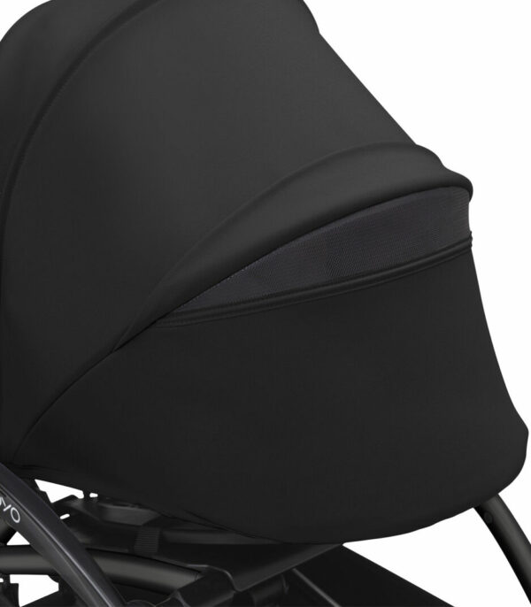 YOYO3_0PLUS_Black_BlackFrame_Canopy vent open_Close-up_A6 Stokke YOYO 0+ Sklopiva košara - Black - Image 6