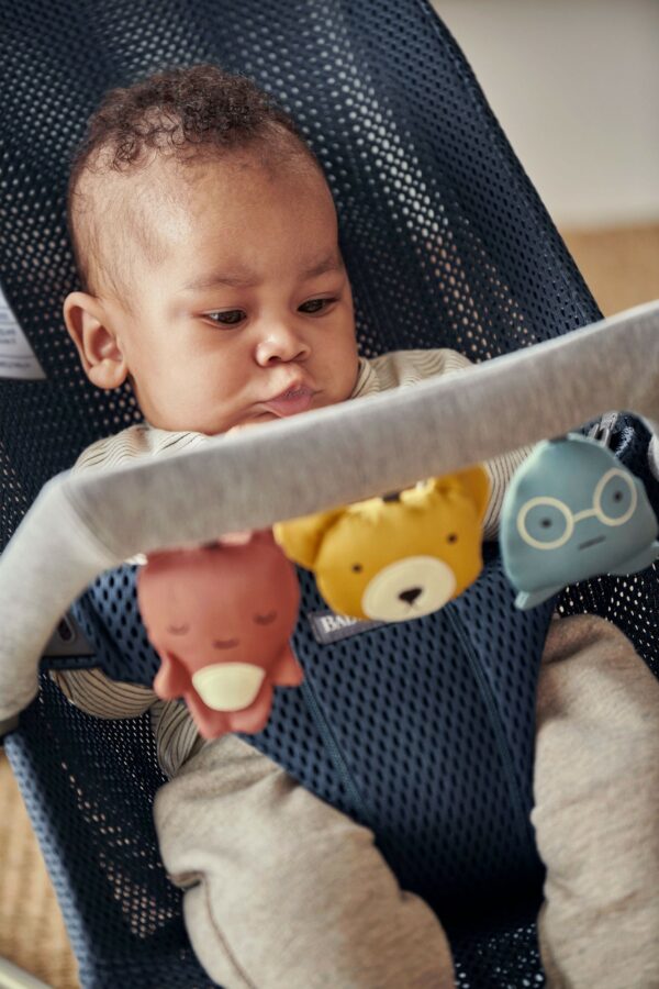us-08030-toy-bouncer-soft-friends-kopia BabyBjörn igračka za ležaljku - Soft Friends - Image 2