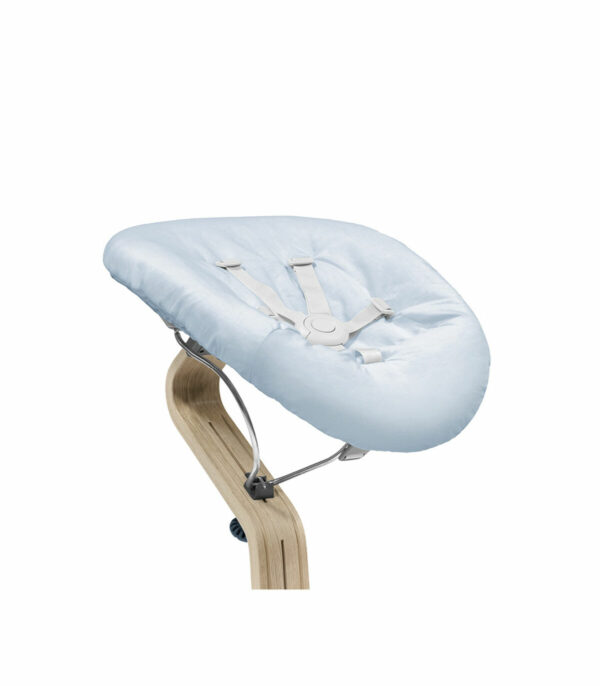 Nomi_Natural-Grey_Newborn-Blue_CLOSE_5426_eCom Stokke Nomi Baby baza za stolicu - Newborn Set White / Grey Blue - Image 1