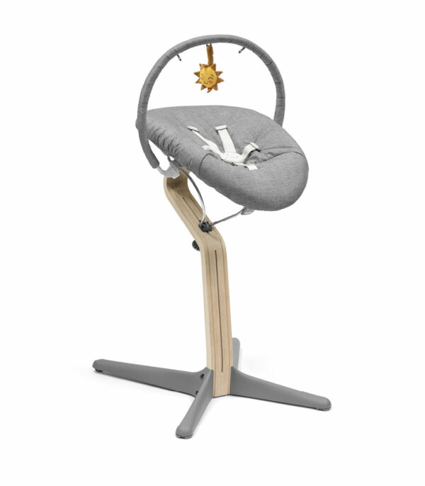 Nomi_Natural-Grey_Newborn-Grey_Play_5426_eCom Stokke Nomi Baby baza za stolicu - Newborn Set White / Grey Blue - Image 5