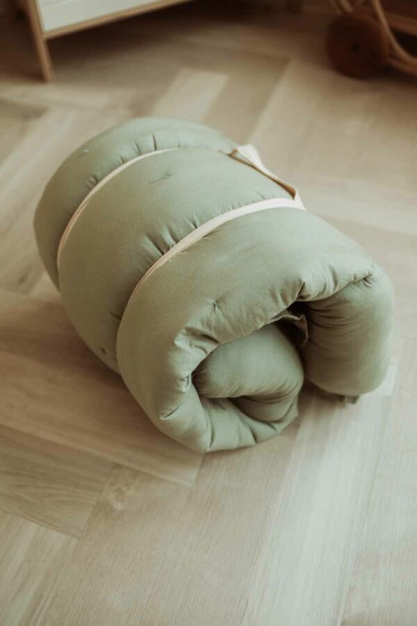 PlayandGo_organic_babymat_Bloom_meadow_green_closed_bag Play&Go 3u1 Bloom podloga za igru i gnijezdo za bebe - Meadow Green - Image 11