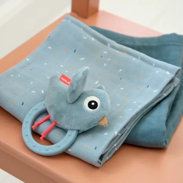 Sensory-rattle-w-and-teether-Birdee-Blue-4-LS_700x Done by Deer 2u1 Senzorna zvečka s glodalicom - Birdee Blue - Image 3