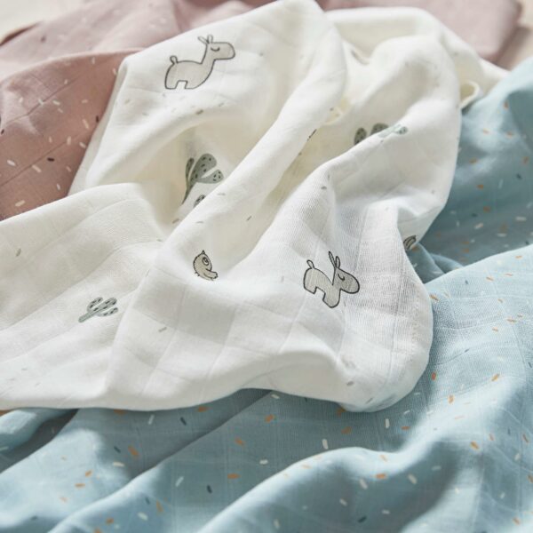 burp-cloths-and-swaddles-done-by-deer-sand-done-by-deer-burp-cloth-3-pack-lalee-sand-127650-65387 Done by Deer Komplet 3 GOTS pamučne pelene 70×70 – Lalee Powder - Image 3