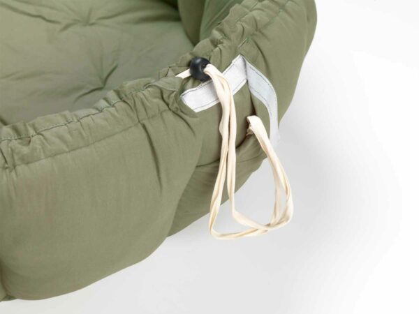 green_baby_mat_crib_detail_closure Play&Go 3u1 Bloom podloga za igru i gnijezdo za bebe - Meadow Green - Image 31