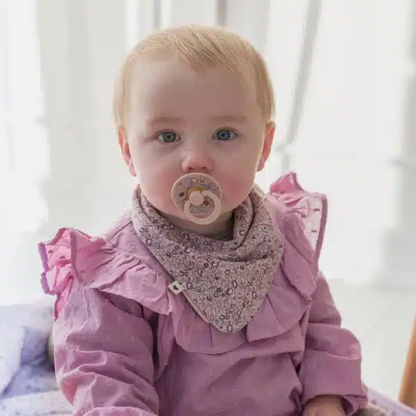 BIBS_Liberty_Bandanabib_Lifestyle1_a920cdee-0a34-41d2-b217-fa5ca347527e_720x BIBS x LIBERTY cucle Chamomile Lawn - Violet Sky (0-6m) - Image 2