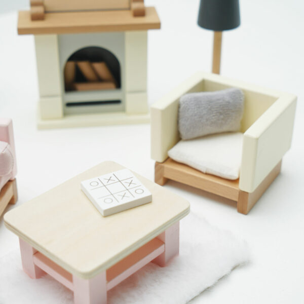 ME058C-daisylane-sitting-room-reversible-boardgame-on-coffee-table Le Toy Van Namještaj za kućice za lutke - Dnevni boravak - Image 4