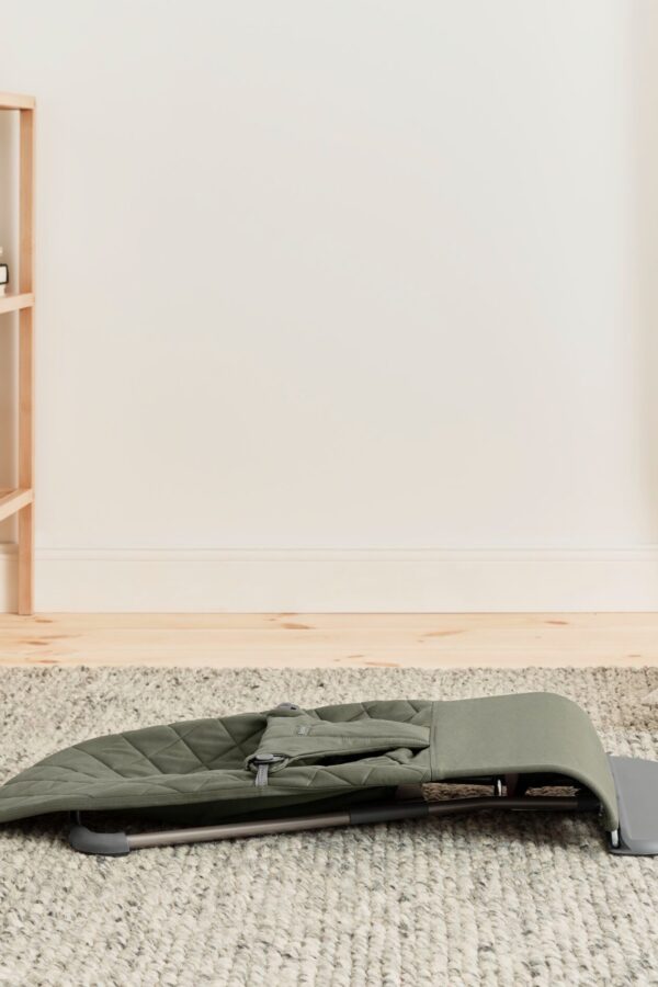 006046-babybjorn-ready-set-grow-bouncer-bliss-classic-quilt-pp-6 BabyBjörn Ležaljka za bebe Bliss - Classic quilt, Dark Green, Woven - Image 6