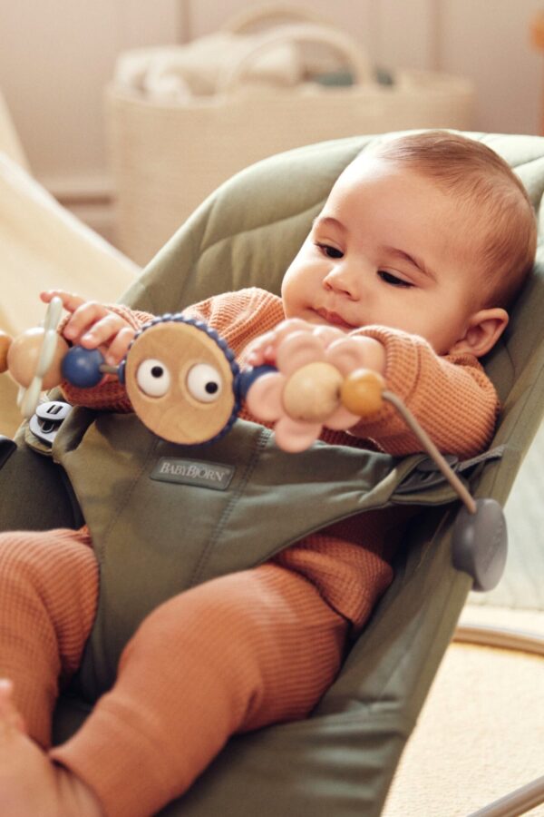 BabyBjörn Ležaljka za bebe Bliss - Petal quilt, Dark Green, Woven - Image 2