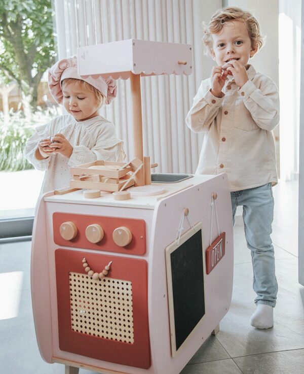 LLWT-34741-04 Label Label Drvena dječija kuhinja Bistro – Pink - Image 2