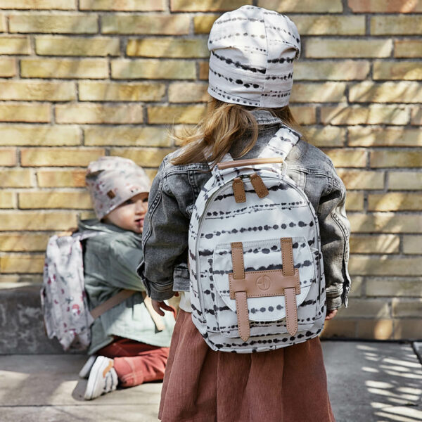 AW22-1x1-Back-To-Pre-School-Autumn-Beanie-Backpack-Tidemark Elodie Details Mini ruksak - Tidemark Drops - Image 3