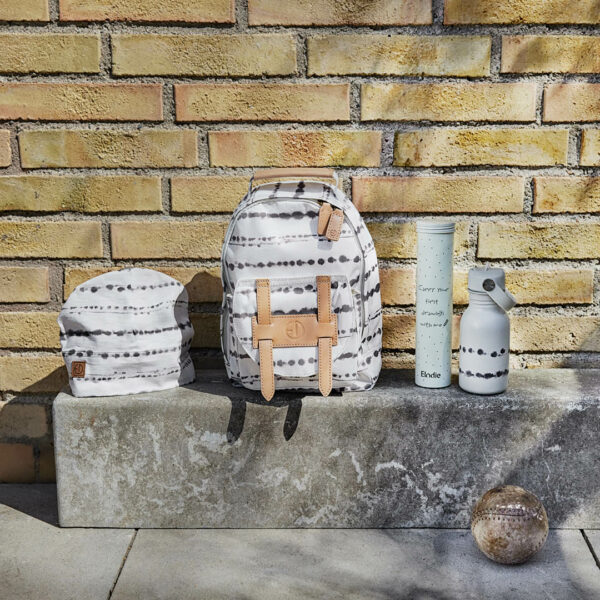 AW22-1x1-Back-To-Pre-School-Water-bottle-Tidemark-Tube2 Elodie Details Mini ruksak - Tidemark Drops - Image 4