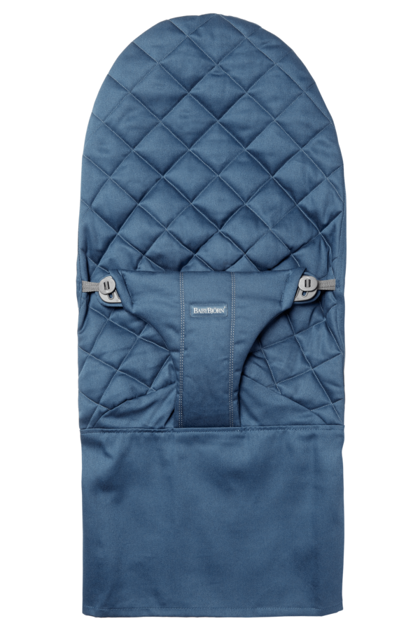 en-012015-fabric-seat-bliss-midnight-blue-cotton-detail-babybjorn-01 BabyBjörn Dodatna navlaka za ležaljku - Midnight Blue Woven, Classic quilt - Image 3