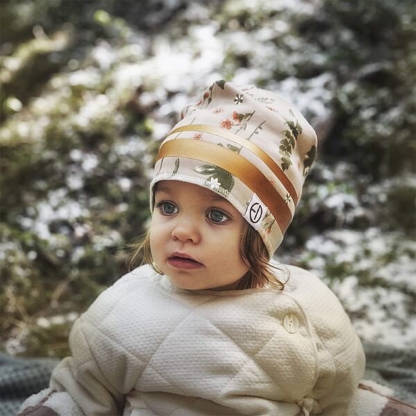 winter-beanie-aw21-elodie-details-lifestyle Elodie Zimska kapa - Meadow Blossom - Image 2
