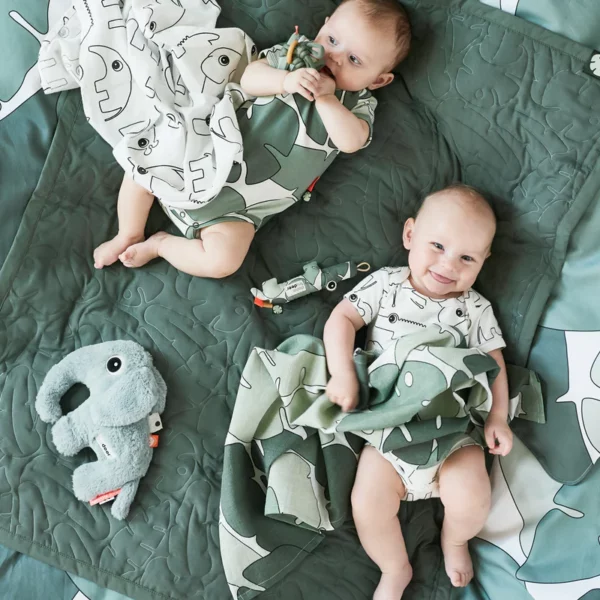 3193493-4_800x Done by Deer Komplet 2 swaddle pamučne pelene 120×120 – Tiny tropics Green - Image 4
