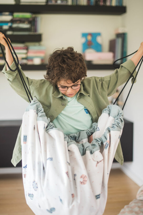 2021-07-28Play&Go(c)SilvieBonne-12 Play&Go 2u1 Podloga za igru i vreća za igračke – Paris Map - Image 23