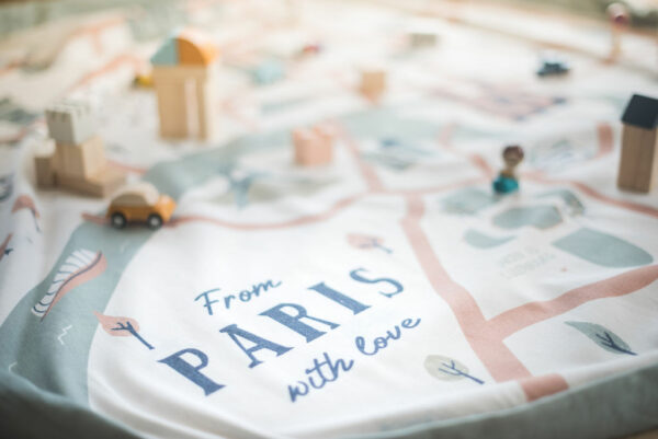 2021-07-28Play&Go(c)SilvieBonne-170 Play&Go 2u1 Podloga za igru i vreća za igračke – Paris Map - Image 6