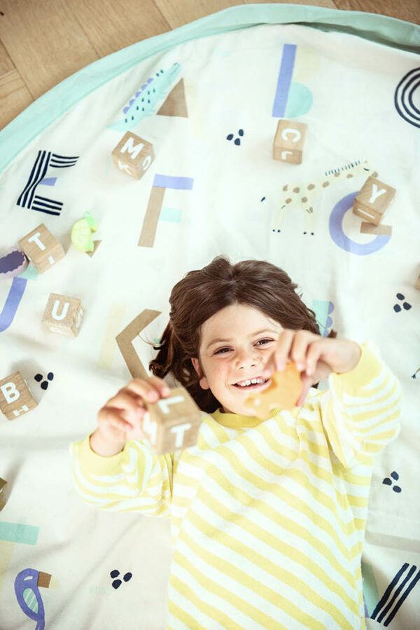 P&G_LIFESTYLE_2020_1080 px35 Play&Go 2u1 Podloga za igru i vreća za igračke – Animal Alphabet - Image 11