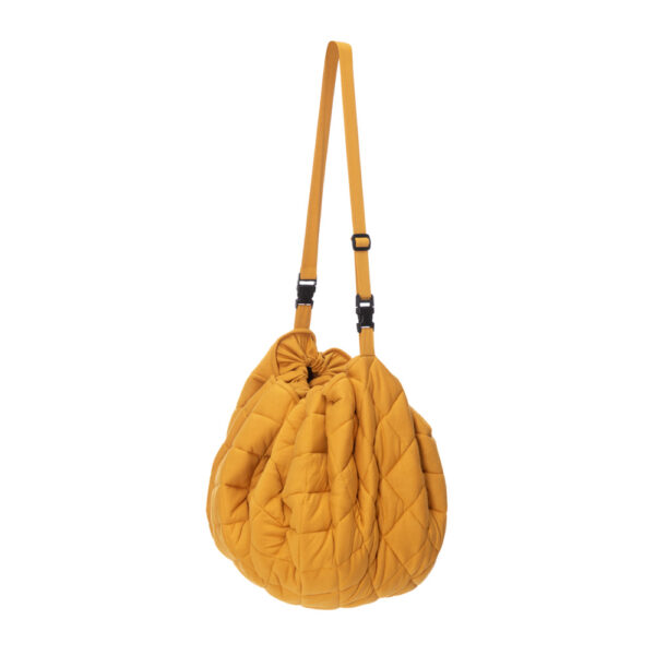 Playandgo_organic_quilted_detail_mustard_chai_tea_hanging Play&Go 3u1 Soft Organic - Mustard Chai Tea - podloga za igru - Image 23