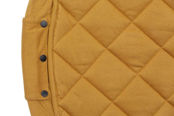 Playandgo_organic_quilted_detail_mustard_chai_tea_security Play&Go 3u1 Soft Organic - Mustard Chai Tea - podloga za igru - Image 18