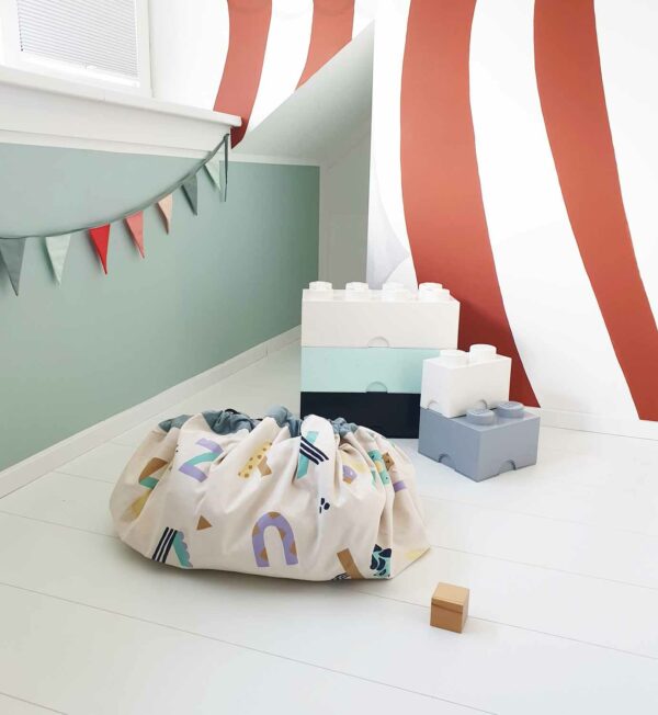 Playandgo_toys_storage_bag_animal_alphabet__flags_cubes_floor_closed Play&Go 2u1 Podloga za igru i vreća za igračke – Animal Alphabet - Image 15