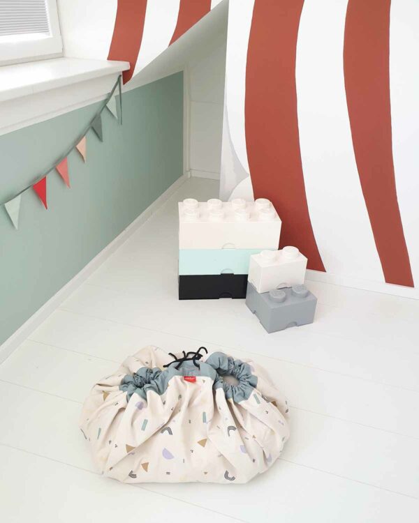 Playandgo_toys_storage_bag_animal_alphabet_flags_cubes_aquarel_colors_closed Play&Go 2u1 Podloga za igru i vreća za igračke – Animal Alphabet - Image 23