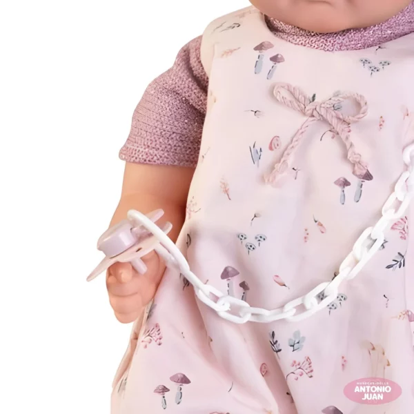 beni-lagrimitas-con-pelele-16381munecas-antonio-juan16381-119581 Antonio Juan lutka BENI u roze kombinezonu 42cm - Image 5