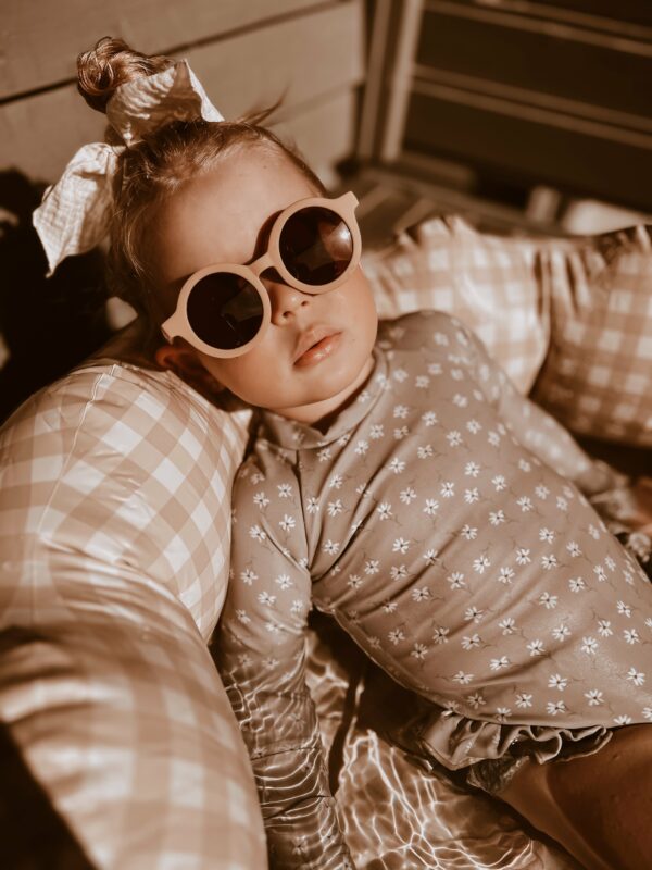 image00014_20b45419-68bd-4ad2-b62e-4c0da391ac58 Mrs Ertha Dječije sunčane naočale (2-10 god.) - Soft Coral - Image 2