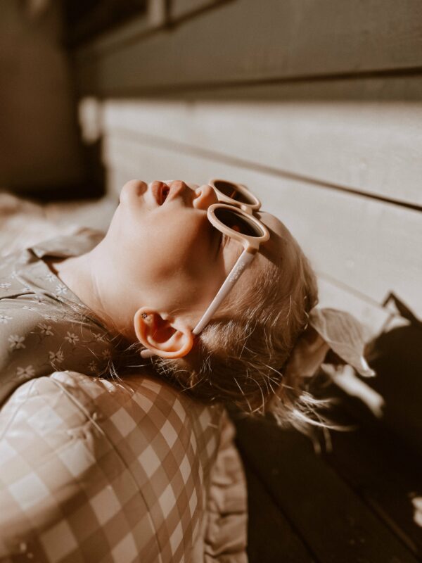 image00018 Mrs Ertha Dječije sunčane naočale (2-10 god.) - Soft Coral - Image 3