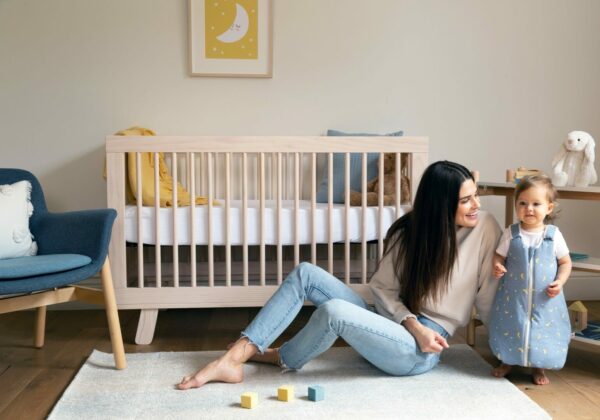 ON-THE-MOVE-SLEEP-BAG_STELLAR_SLBMDSTELL1_SLBMDSTELL25_SLBLGSTELL1_SLBLGSTELL25_1-Large Ergobaby vreća za spavanje s nogavicama Stellar (6-18/M) TOG 2,5 - Image 2