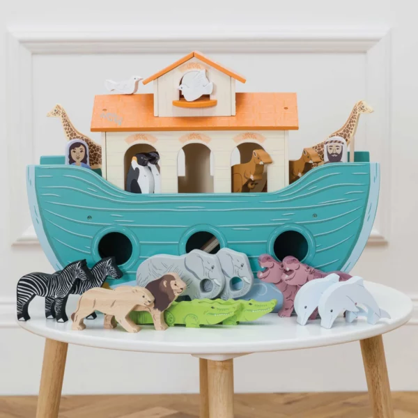 TV259-the-great-ark-full-collection-of-animals-and-people Le Toy Van velika Noina arka - Image 2