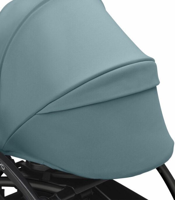 YOYO3_0PLUS_Aqua_BlackFrame_Canopy vent closed_Close-up_A5 Stokke YOYO 0+ Sklopiva košara - Aqua - Image 5