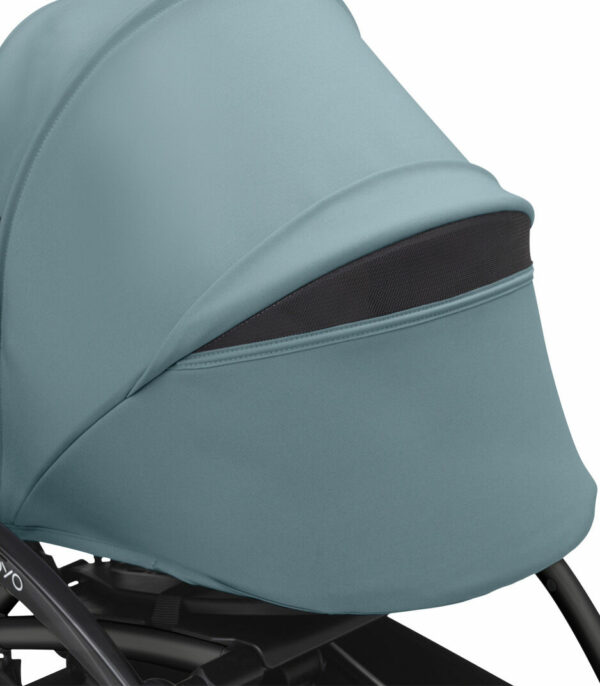 YOYO3_0PLUS_Aqua_BlackFrame_Canopy vent open_Close-up_A6 Stokke YOYO 0+ Sklopiva košara - Aqua - Image 6
