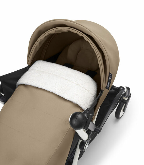 YOYO3_0PLUS_Toffee_WhiteFrame_Headrest detail_3-4_0415 Stokke YOYO 0+ Sklopiva košara - Toffee - Image 3