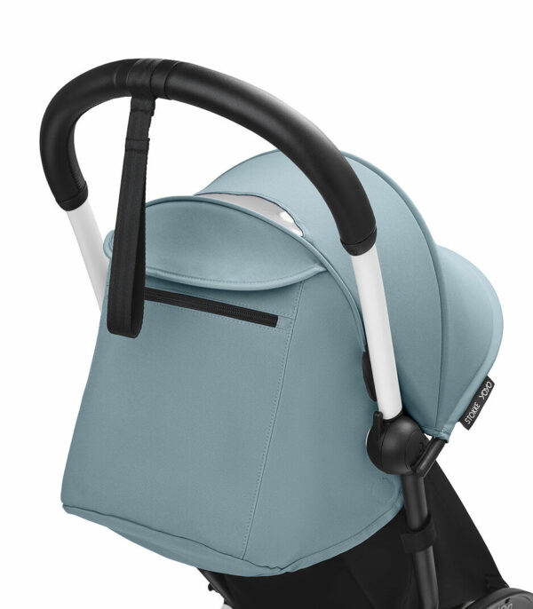YOYO3_6PLUS_Aqua_WhiteFrame_HandleBar_Close-up_0366 Stokke YOYO³ kolica od 6 mjeseci - Black/Aqua (GRATIS Color Pack) - Image 6
