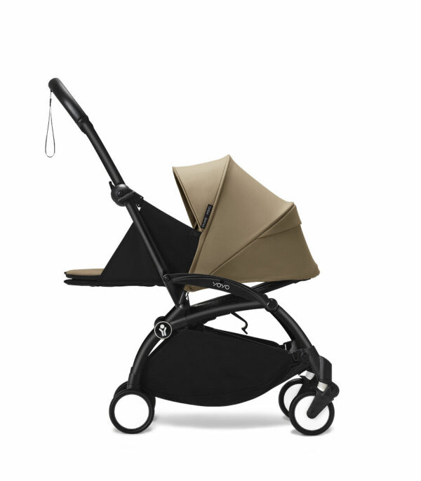 YOYO3_Toffee_0PLUS_BlackFrame_Profile_wo FootCover_0017_A9_eCom Stokke YOYO 0+ Sklopiva košara - Toffee - Image 7