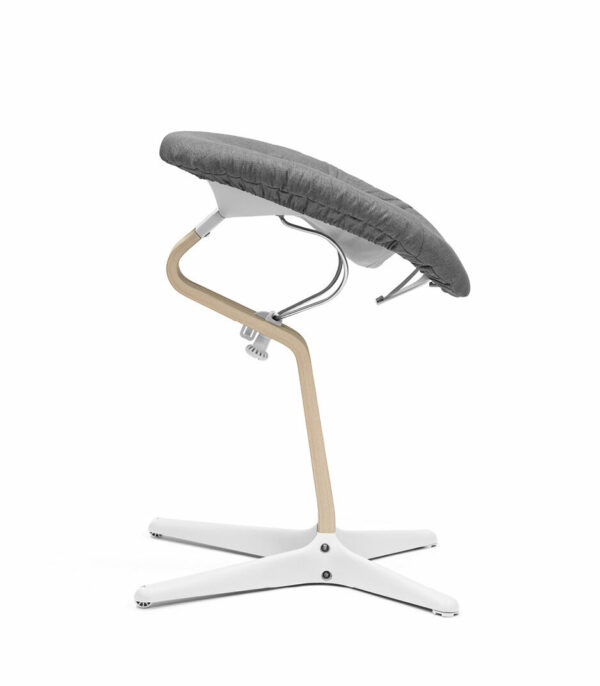 Nomi_Natural-Black_Newborn-White_ACTIVE_5478_eCom Stokke Nomi Baby baza za stolicu - Newborn Set White / Grey - Image 9