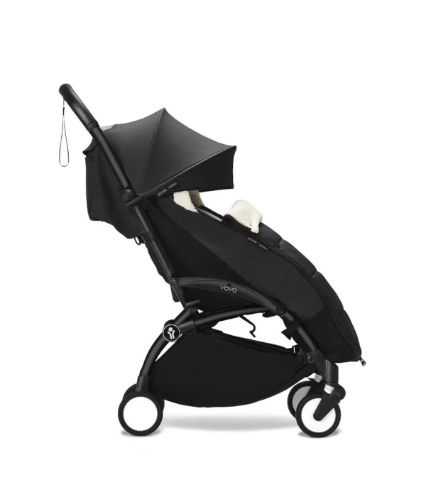 YOYO3_6PLUS_Black_BlackFrame_Profile_Footmuff_0271_eCom Stokke YOYO³ Zimska vreća za kolica - Black - Image 2