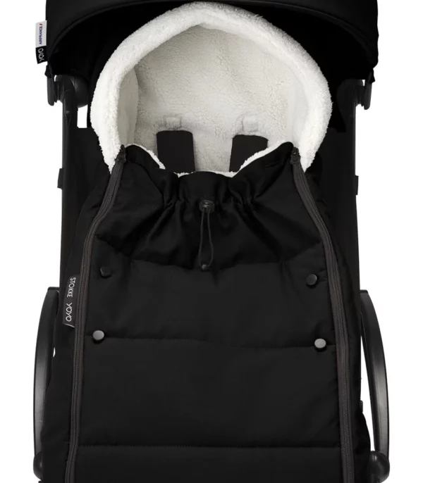 YOYO3_6PLUS_Black_FOOTMUFF_Drawstring detail_Front_0642_eCom Stokke YOYO³ Zimska vreća za kolica - Black - Image 4