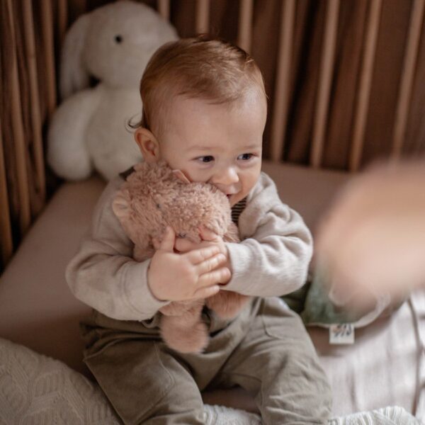 label-label-soft-toy-hippo-harvey-s-nougat (3) Label Label Plišana igračka – Hippo Harvey S (15cm) – Nougat - Image 4