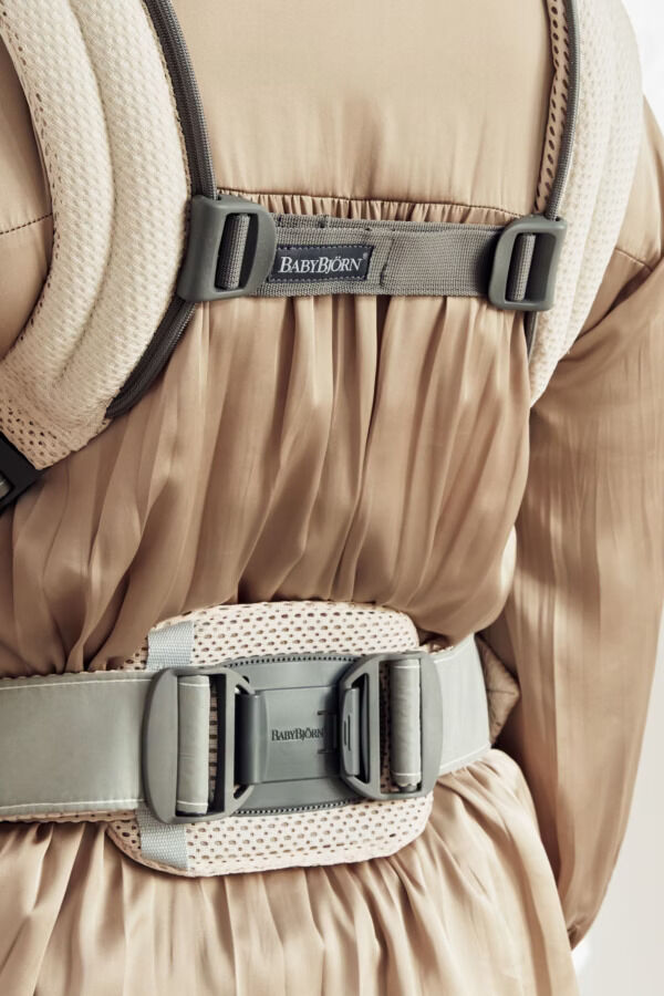 BJ08808809 BabyBjörn Nosiljka Harmony – Cream, 3D Mesh - Image 4