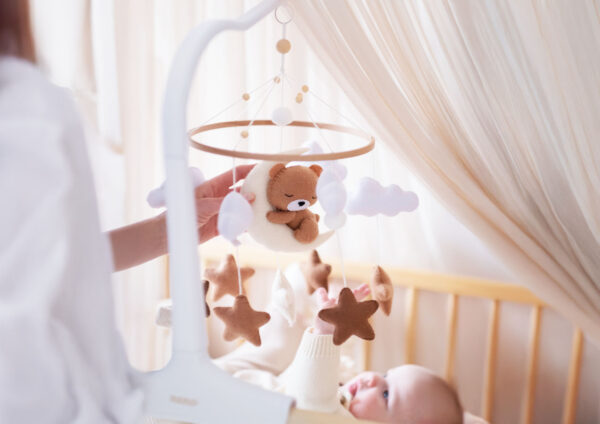 Neno Tedi – Vrtuljak za krevetac s držačem - Image 6